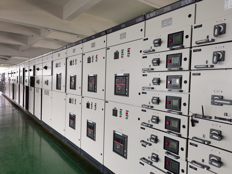 配電柜廠家淺析:GCK低壓開關(guān)柜工藝特點.jpg